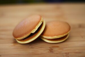 Bánh rán Doremon Dorayaki hương đào - 6 cái- Hàng Nhật nội địa