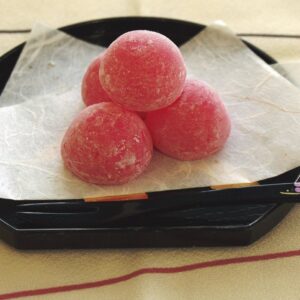 Bánh mochi nhân kem vị dâu tây ( 18 viên) CHOKO DAIFUKU - Hàng Nhật nội địa