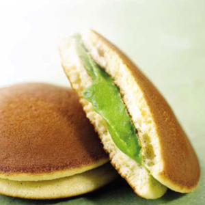 Bánh Doremon Dorayaki nhân trà xanh 300g