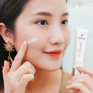 SAKURA BEAUTY- Kem Trang Điểm, Chống Nắng CC CREAM FLAWLESS CONTROL BASE SPF50+ PA++++ 40ml